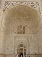 Eingang zum Taj Mahal (keine Fotos drinnen!)